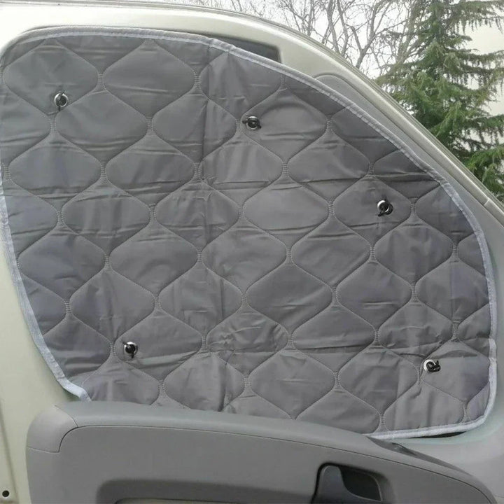 Isolierende Thermomatte für Wohnmobil-Scheiben