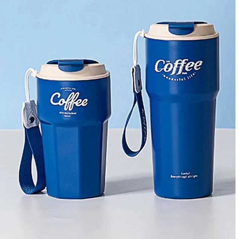 Kaffeebecher Auto
