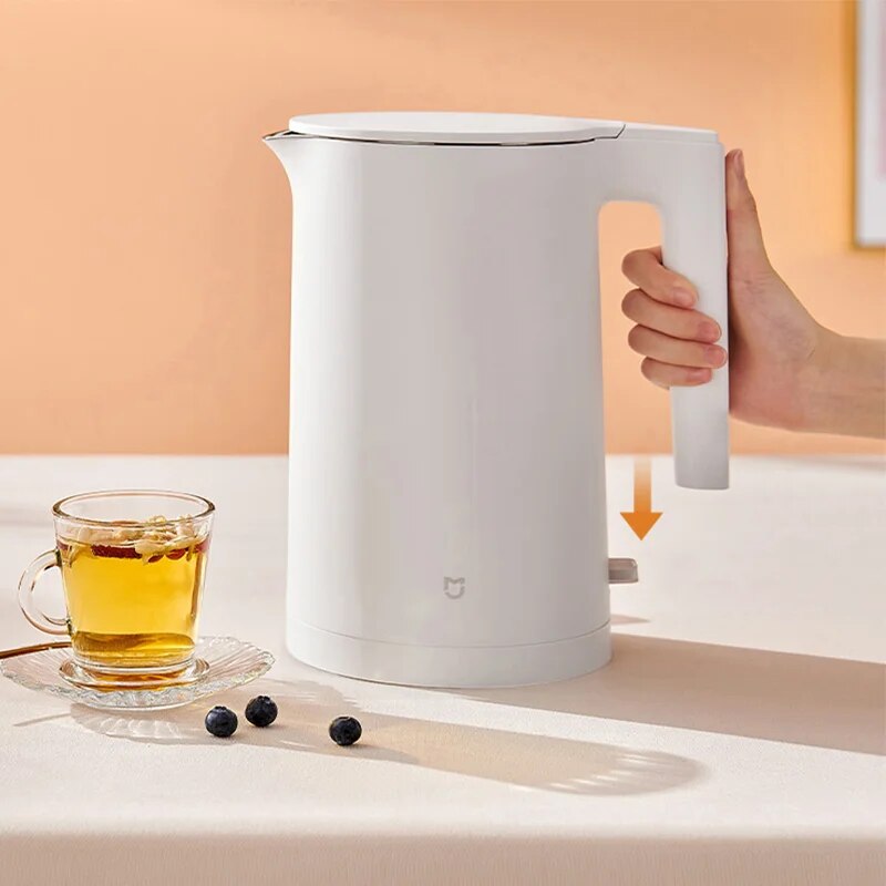 Thermoskanne mit integriertem Wasserkocher